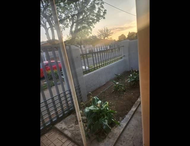 2 BEDROOM HOUSE FOR SALE IN KENILWORTH